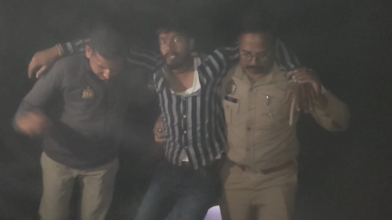 उपले के विवाद में हुई फायरिंग के मुख्य आरोपी मुठभेड़ में गिरफ्तार