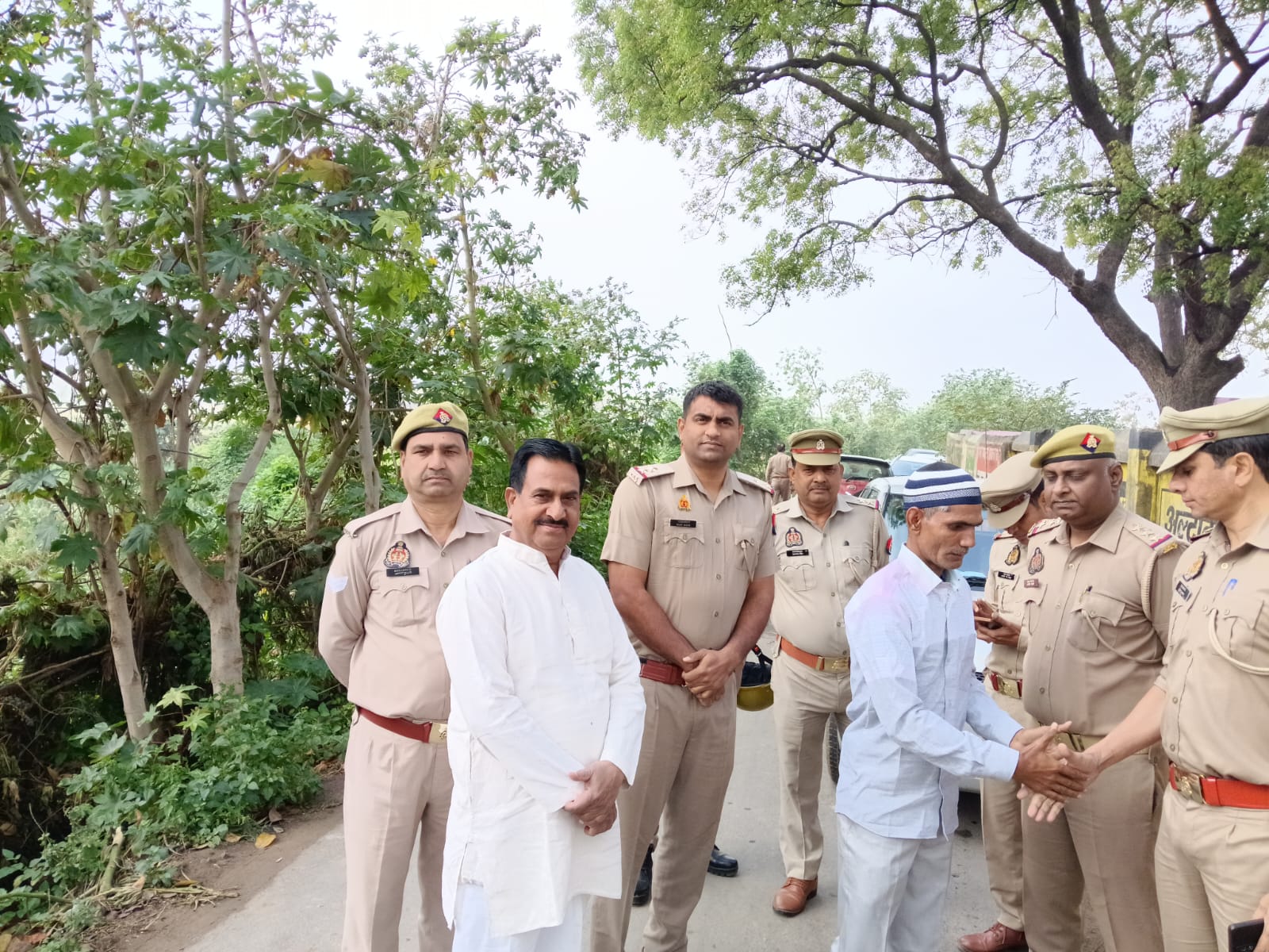 जसराना के पाढम में सौहार्द के साथ संपन्न हुई ईद की नमाज, उमड़ा जनसैलाब