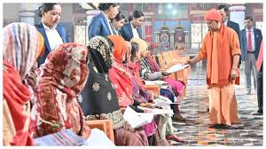 जरूरतमंदों के आवास, बीमारों के उपचार की करेंगे व्यवस्था : योगी आदित्यनाथ