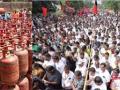 द्रमुक नीत गठबंधन ने तमिलनाडु में एलपीजी किल्लत को लेकर विरोध प्रदर्शन किया