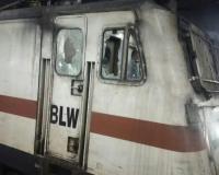 फेस्टिवल स्पेशल ट्रेन पर पथराव, इंजन का शीशा टूटा यात्रियों में हड़कंप