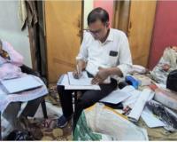 कानपुर में तीन दवा कंपनियों ने कफ सिरप व टैबलेट निर्माण लाइसेंस समर्पित किए