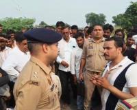 सड़क हादसे में युवक की मौत, आक्रोशित ग्रामीणों ने मार्ग जाम किया