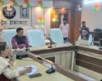 यू०पी०डा0 के अधिकारियों एवमं शहर के उद्द्यमियों/निवेशकों की बैठक हुई आयोजित 