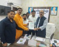 प्रशासन पर वादाखिलाफी का आरोप लगा एसडीएम को सौंपा ज्ञापन