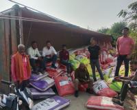 ओवरटेक करने के प्रयास में पलट गया ट्रक