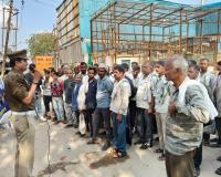 सुहागनगर में सड़क सुरक्षा का संदेश – यातायात पुलिस ने चलाया जागरूकता अभियान