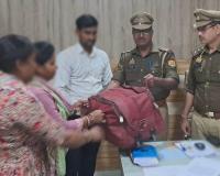 2.5 लाख रुपये की ज्वेलरी से भरा बैग, पुलिस ने बैग स्वामी के सुपुर्द किया गया