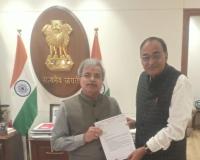 चेयरमैन रेलवे बोर्ड से रेल सलाहकार समिति सदस्य ने की मुलाकात    