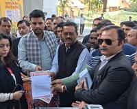 IAS अधिकारी संतोष वर्मा द्वारा ब्राह्मण समाज पर की गई अमर्यादित, जातिवादी एवं असंवैधानित टिप्पणी पर विरोध प्रदर्शन कर सौंपा ज्ञापन    