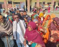 अलीपुर निवासियों ने पीडब्लूडी अफसरों पर लगाया नाली निमार्ण में पक्षपात का आरोप