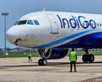 इंडिगो संकट के बीच डीजीसीए ने पायलटों के लिए उड़ान ड्यूटी मानदंडों में ढील दी
