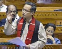 प्रधानमंत्री कितनी भी कोशिश कर लें, नेहरू के योगदान पर दाग नहीं लगा सकते: गोगोई