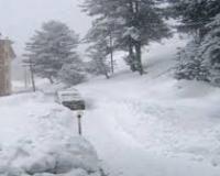 कश्मीर में कड़ाके की ठंड, कई इलाकों में तापमान हिमांक बिंदु से नीचे रहा