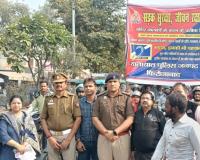 मूकबधिर वाहन चालकों के लिए जागरूकता रैली, विशेष स्टीकर बांटे