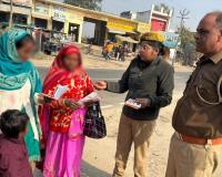 मिशन शक्ति : भ्रमणशील कर महिलाओं को दी साइबर अपराध की जानकारी