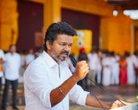 विजय एक अच्छे अभिनेता हो सकते हैं, नेता नहीं: पलानीस्वामी