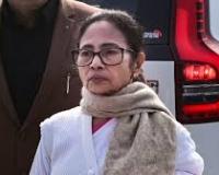 ईडी की छापेमारी के बीच बनर्जी आई-पीएसी प्रमुख के आवास पर पहुंचीं