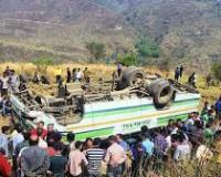 हिमाचल: सिरमौर में पहाड़ी से नीचे गिरी बस, आठ लोगों की मौत और पांच अन्य घायल