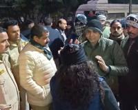 ट्रामा सेंटर में इलाज के दौरान महिला की मौत, लापरवाही का आरोप