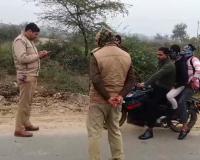 बिना हेलमेट बाइक सवारों पर सख्ती, पुलिस ने चलाया चैकिंग अभियान