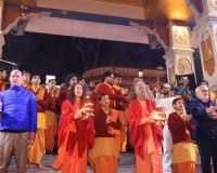 परमार्थ निकेतन में विदेेेशी सैलानियों का आगमन