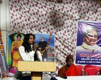 केक काटकर धूमधाम से मनाया बसपा सुप्रीमो का जन्मदिन