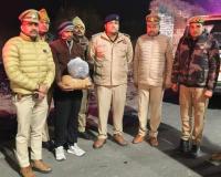 पुलिस ने 7 किलो से ज्यादा गांजा पकड़ा, तस्कर गिरफ्तार