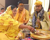 लातूर में वारकरी परंपरा के सात संतों की ‘पादुकाएं’ हेलीकॉप्टर से पहुंचाई गईं, धार्मिक उत्सव शुरू