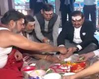 अदाणी ने झारखंड के बाबा बैद्यनाथ मंदिर में की पूजा-अर्चना, दो बिजली परियोजनाओं की करेंगे समीक्षा