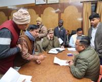 जनसुनवाई में मंत्री जयवीर सिंह सख्त, लापरवाह अफसरों को चेतावनी