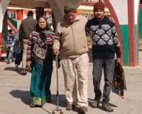 बेटे-बहू से त्रस्त बुज़ुर्ग दंपति ने मांगा इंसाफ