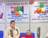 शादी की वर्षगांठ पर रक्तदान कर दिया लोगों को संदेश 