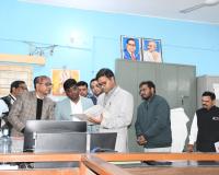 जिलाधिकारी ने किया तहसील सदर का औचक निरीक्षण 