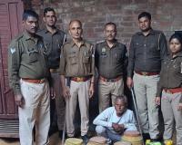 आबकारी टीम की छापेमारी, 45 लीटर कच्ची शराब बरामद