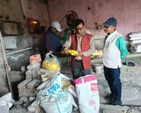 होली से पहले मिलावटखोरों पर शिकंजा, कई दुकानों से नमूने लिए