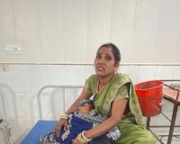 एक बाइक ने मारी दूसरी बाइक में टक्कर, महिला और उसका भांजा हुए घायल