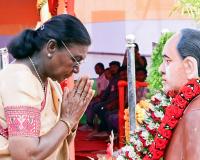 पैतृक गांव के दौरे के दौरान भावुक हुईं राष्ट्रपति मुर्मू, सिमिलिपाल जंगल में बिताएंगी रात