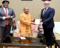 सिंगापुर की कंपनी 'एपी मोलर माएर्स्क के प्रमुख ने की मुख्यमंत्री से मुलाकात