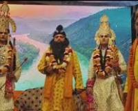 बरेली में कड़ी सुरक्षा एवं पुष्प वर्षा के बीच निकली 166 साल पुरानी राम बारात