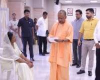 मुख्यमंत्री ने जनता दर्शन में पहुंचे फरियादियों को इलाज हेतु आर्थिक सहायता का भरोसा दिया