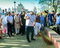 राजस्थान: मुख्यमंत्री भजनलाल शर्मा ने सफाईकर्मियों को पीपीई किट बांटी