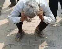 सड़क पर ‘मुर्गा बनवाकर’ पीटा, कदमों में सिर रखवाकर मंगवायी माफी : तीन आरोपी गिरफ्तार