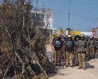 होली पर्व को लेकर पुलिस ने किया पैदल मार्च, दहन स्थलों का किया निरीक्षण 