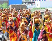 भव्य कलश यात्रा के साथ श्रीमद् भागवत कथा का शुभारंभ, 111 महिलाओं ने उठाया कलश 