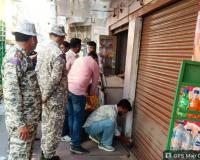 नगर निगम का कुर्की अभियान तेज, बकाया गृहकर-जलकर पर कई दुकानों पर चली सीलिंग कार्रवाई