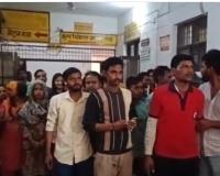 वेतन वृद्धि की मांग को लेकर मेडिकल कॉलेज के सफाईकर्मी हड़ताल पर, चरमराई व्यवस्था