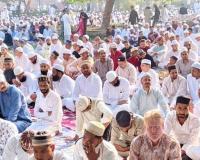ईद पर एक साथ सिर झुका कर देश अमन की मांगी दुआ