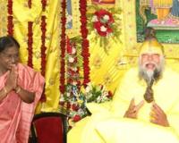 राष्ट्रपति द्रौपदी मुर्मू ने संत प्रेमानंद महाराज से मुलाकात की, आध्यात्मिक चर्चा की