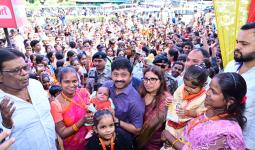 मंत्री नन्दी और पूर्व महापौर ने 344 परिवारों के 1490 बच्चों को कराई दीपावली की खरीदारी